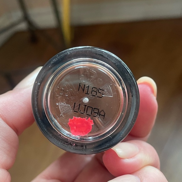 Makeup Forever N185 HD Foundation - Picture 2 of 4